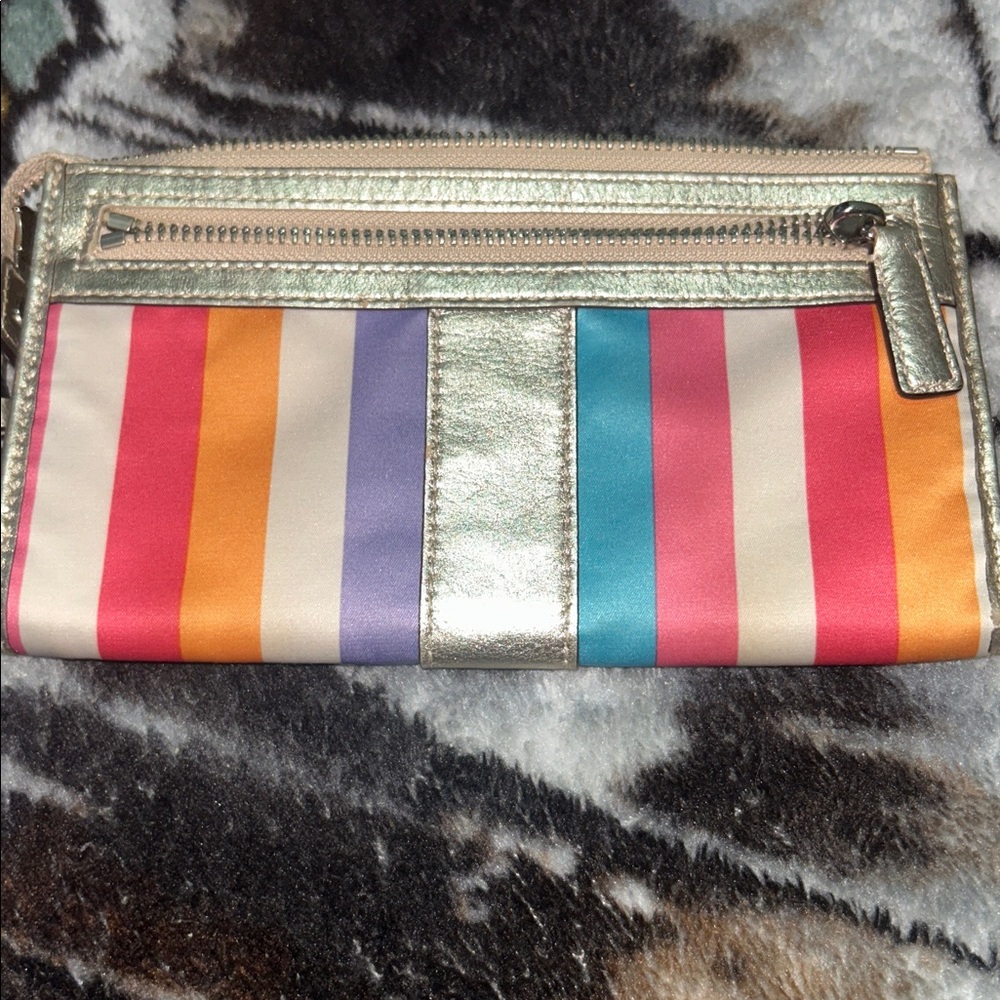 Coach Julia Legacy Stripe zippy wallet wristlet in sateen gold metallic leather. - Picture 4 of 11